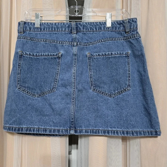 Forever 21 Y2K Lace Up Denim Mini Skirt, Medium Blue Wash, Size 31, EUC! - Picture 3 of 9